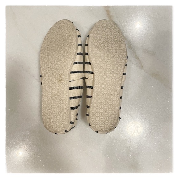 TOMS White Navy Riviera Stripe Women’s Classics Venice Collection Sz 6.5 - Picture 6 of 7